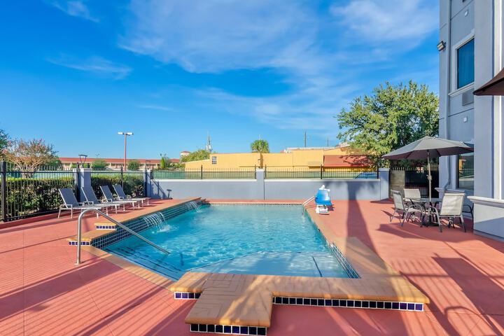 Pool 49 of 73