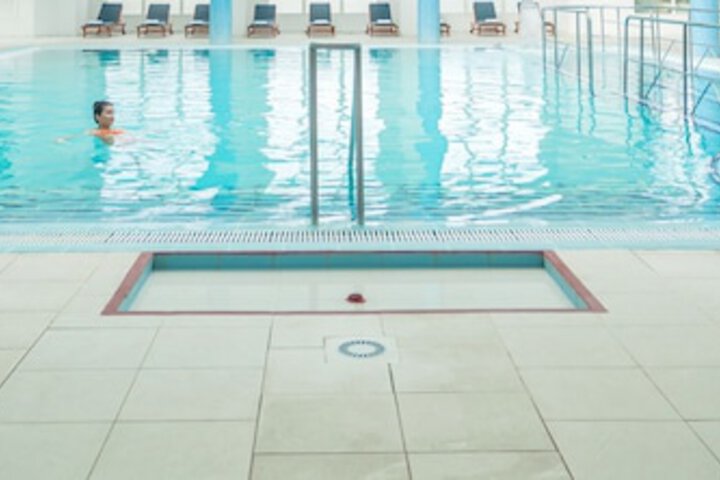 Hotel with Pool