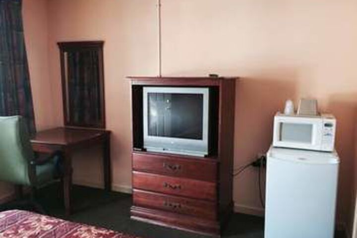 Room 17 of 28
