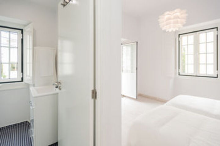 Room 16 of 53