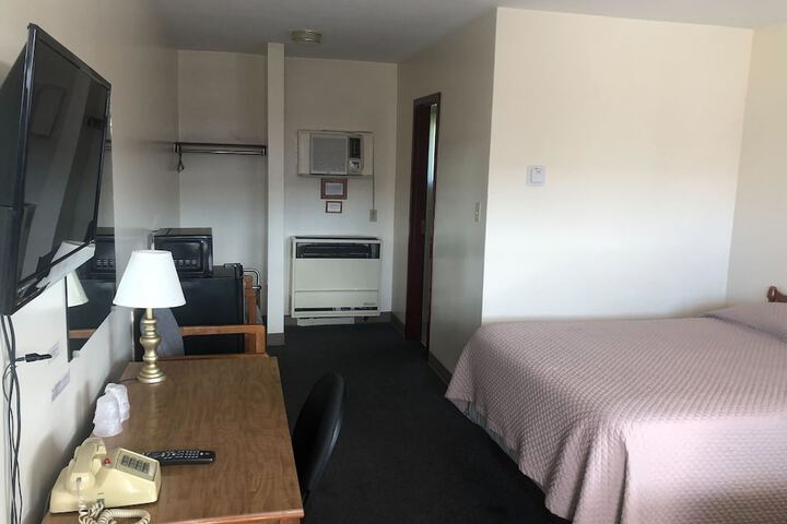 2 Double Beds (1 of 6)