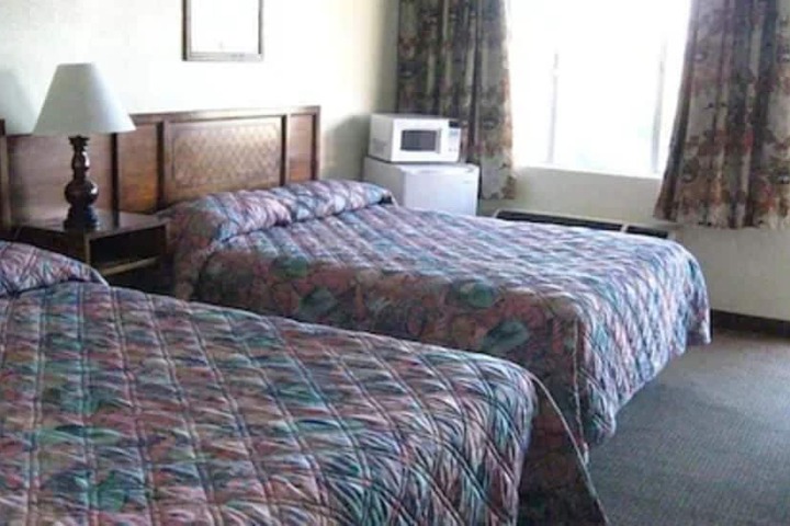 Room 3 of 10