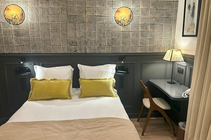Room 9 of 23