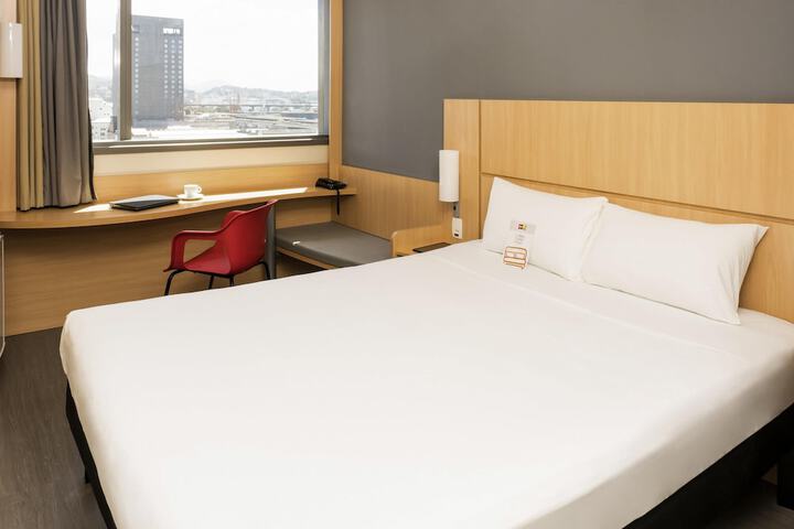Room 12 of 60