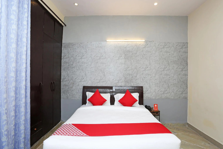 Room 2 of 13