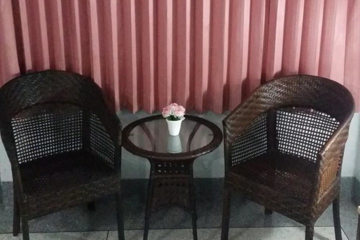 Room 12 of 18