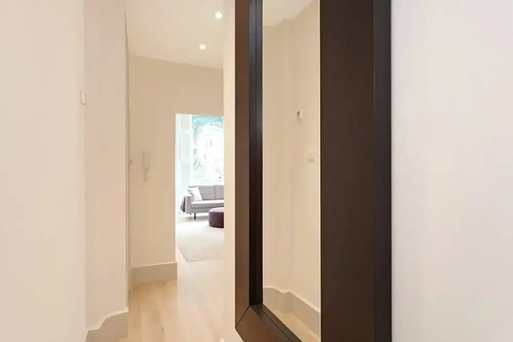 Room 10 of 11