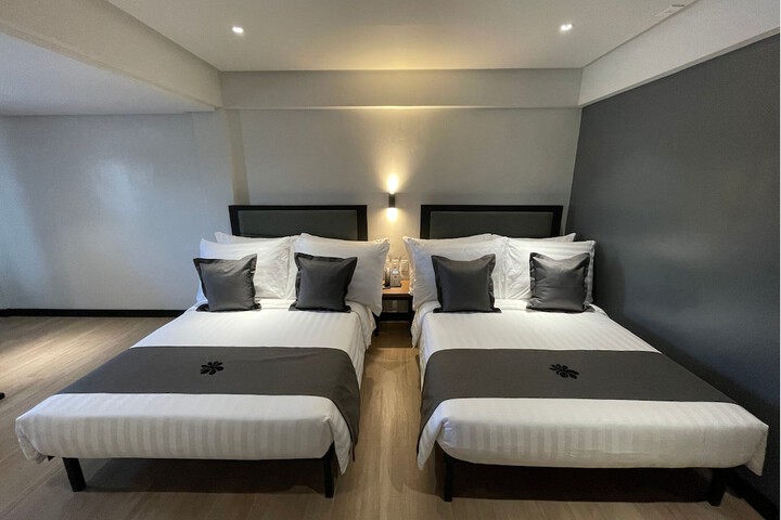 Room 4 of 51