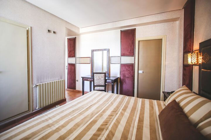 Room 6 of 22
