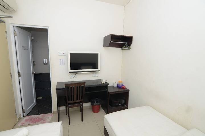 Room 7 of 23
