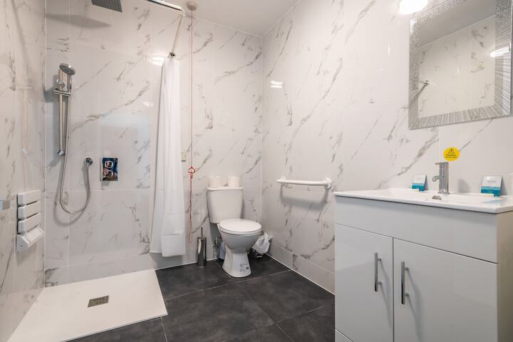 Room 15 of 23