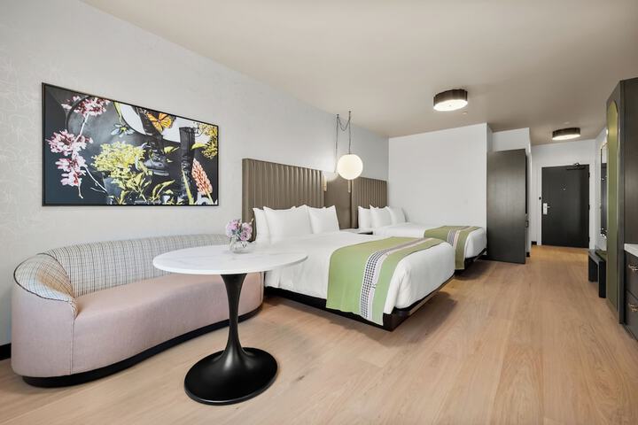 Room 8 of 52