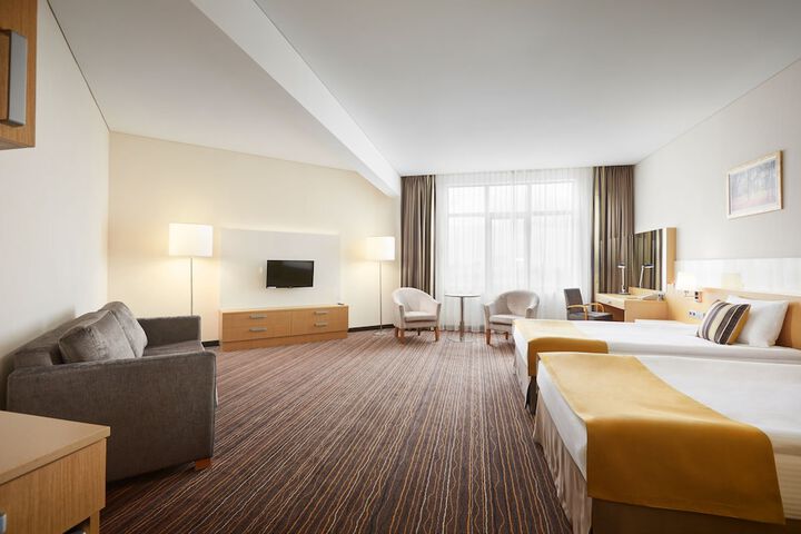 Room 30 of 63