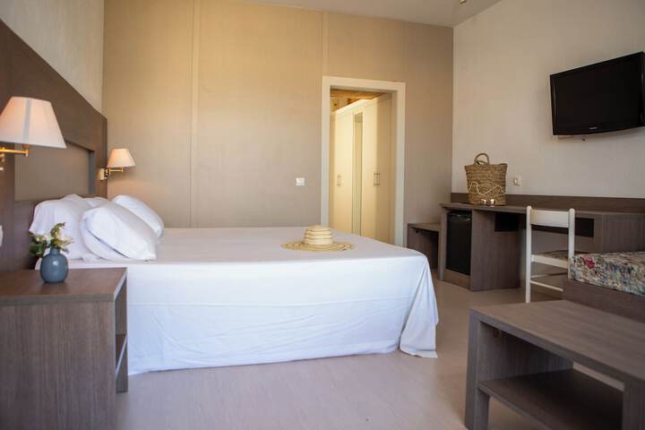 Room 28 of 79