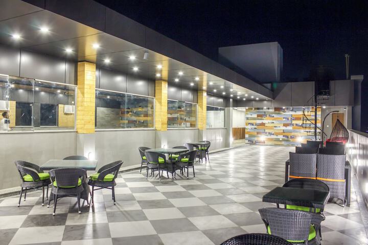 Dining 42 of 63