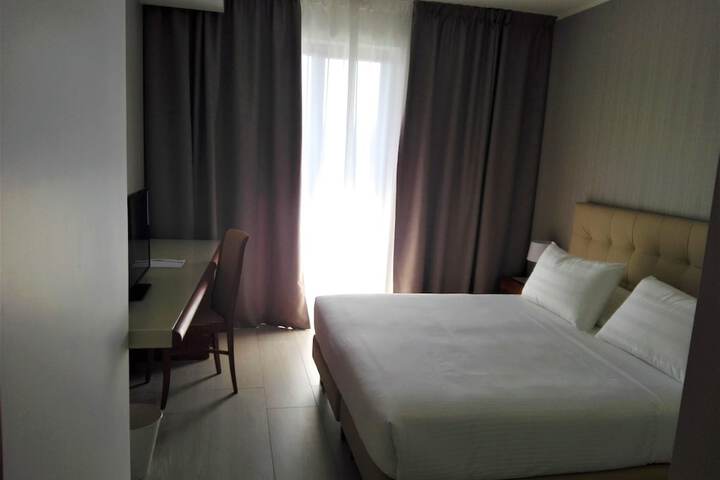 Room 7 of 30