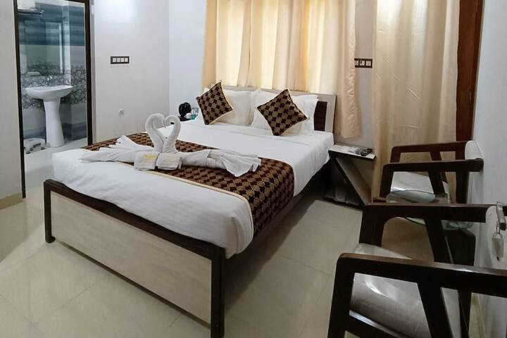Room 3 of 18