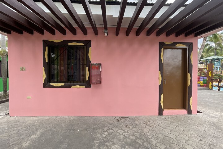 Room 48 of 200