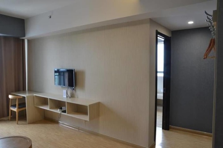 Room 10 of 26
