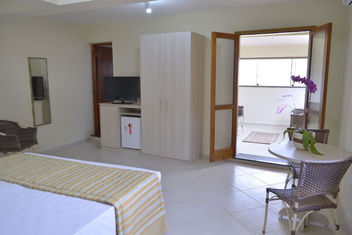 Room 4 of 40