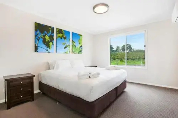 Room 3 of 8