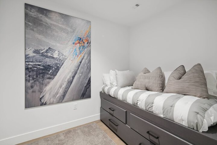 Room 6 of 50