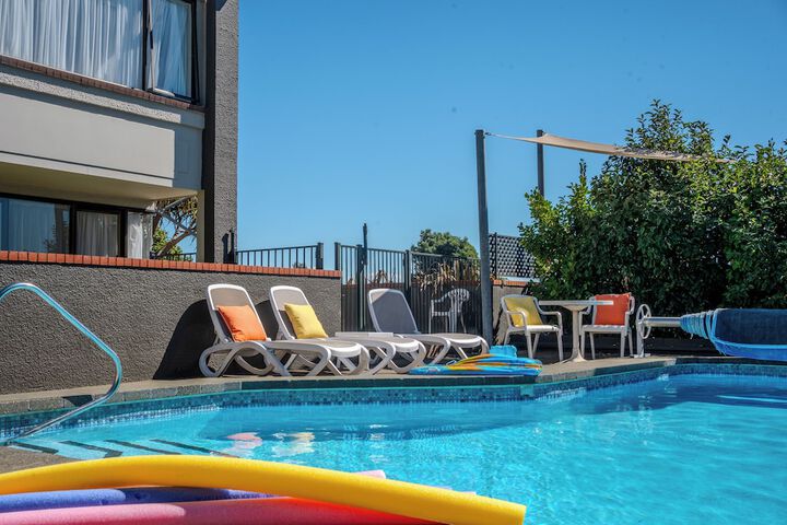 Pool 60 of 86