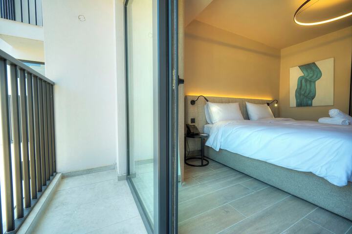 Room 13 of 71