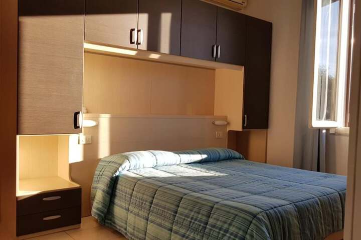 Room 13 of 51