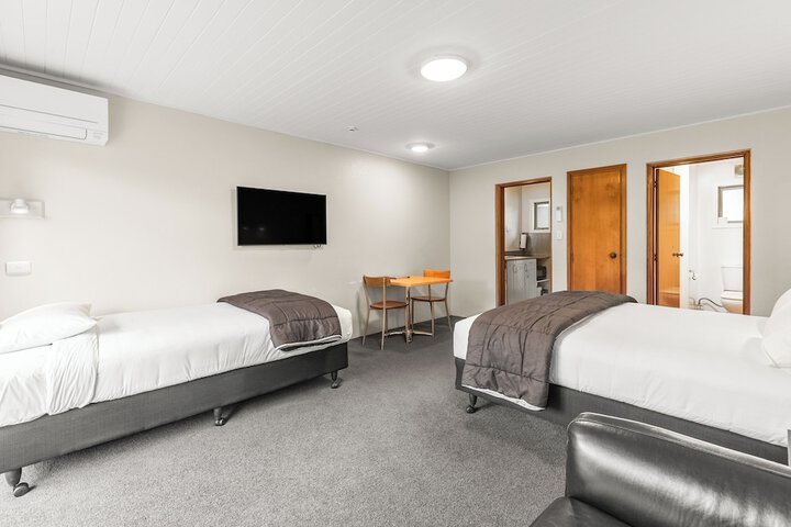 Room 12 of 48