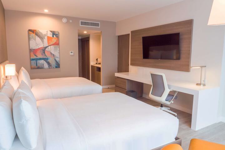Room 19 of 80