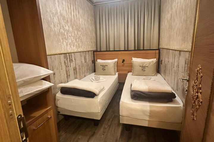 Room 60 of 170