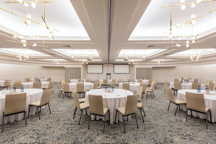 Ballroom/Hall 37 of 47