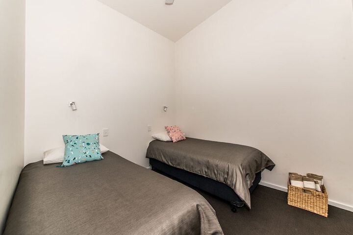 Room 12 of 101