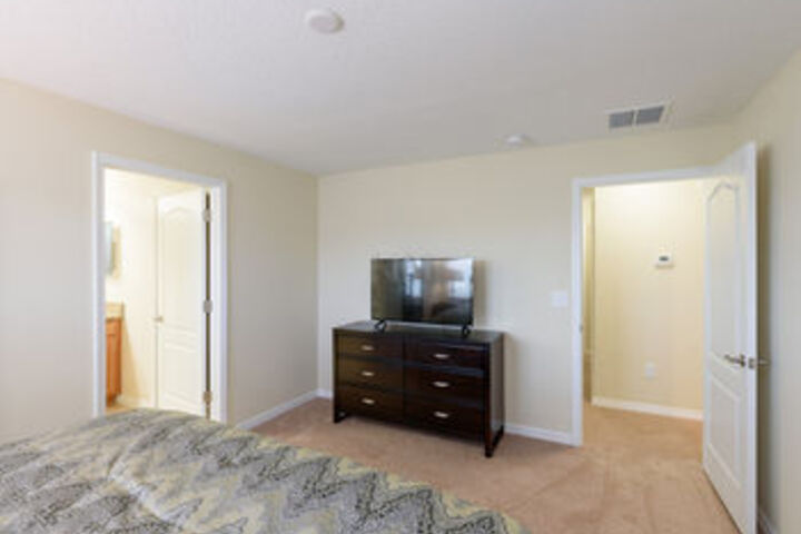 Room 215 of 687