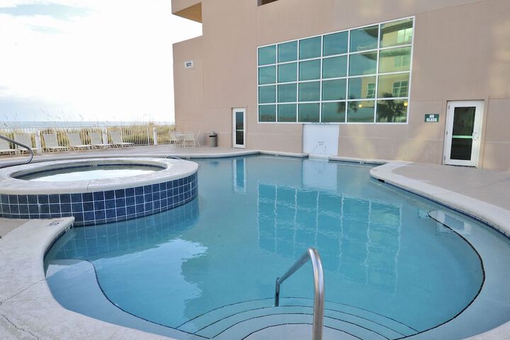 Hotel Pool
