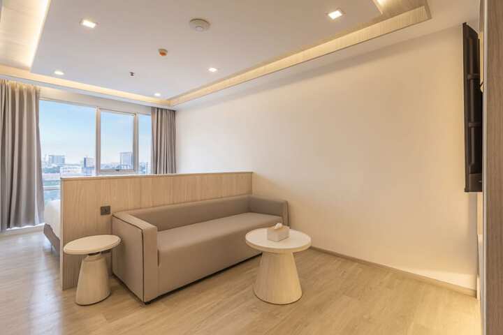 Room 43 of 97