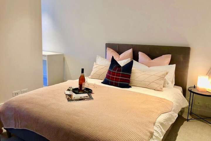 Room 5 of 42