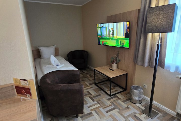 Room 8 of 46