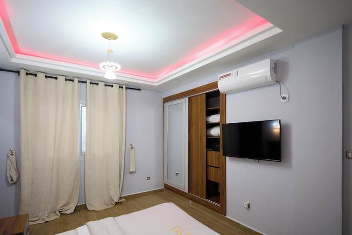 Room 15 of 170