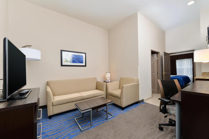 Suite King Size Bed (6 of 10)