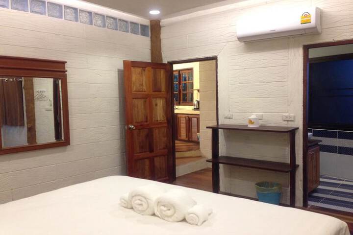 Room 11 of 34