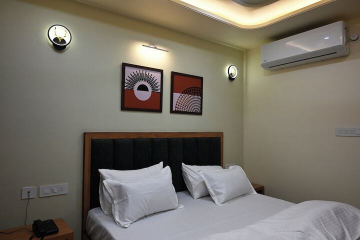 Room 8 of 18