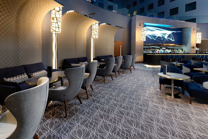 Lounge 45 of 74