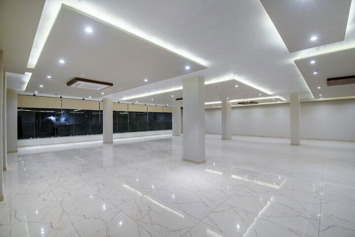 Ballroom/Hall 14 of 19