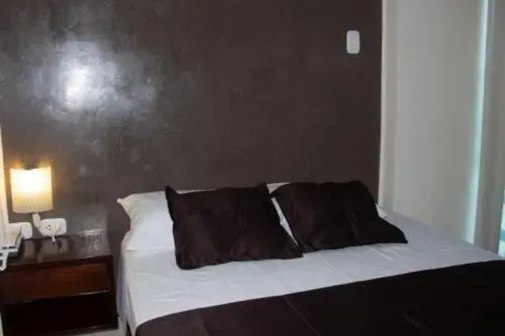 Room 4 of 10