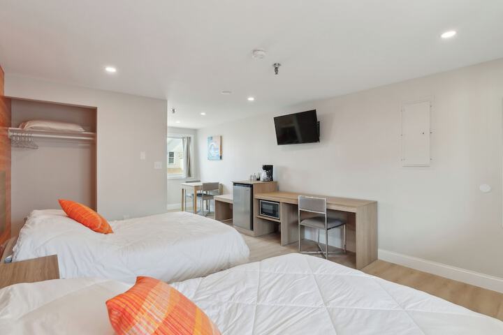 Room 6 of 44