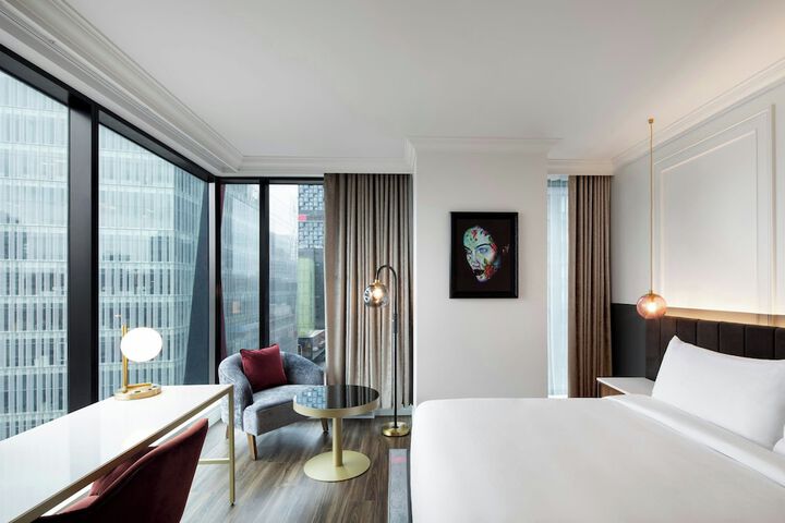 Room 8 of 52