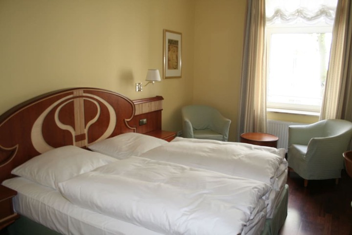 Room 13 of 53