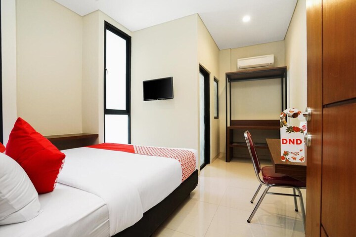 Room 10 of 29